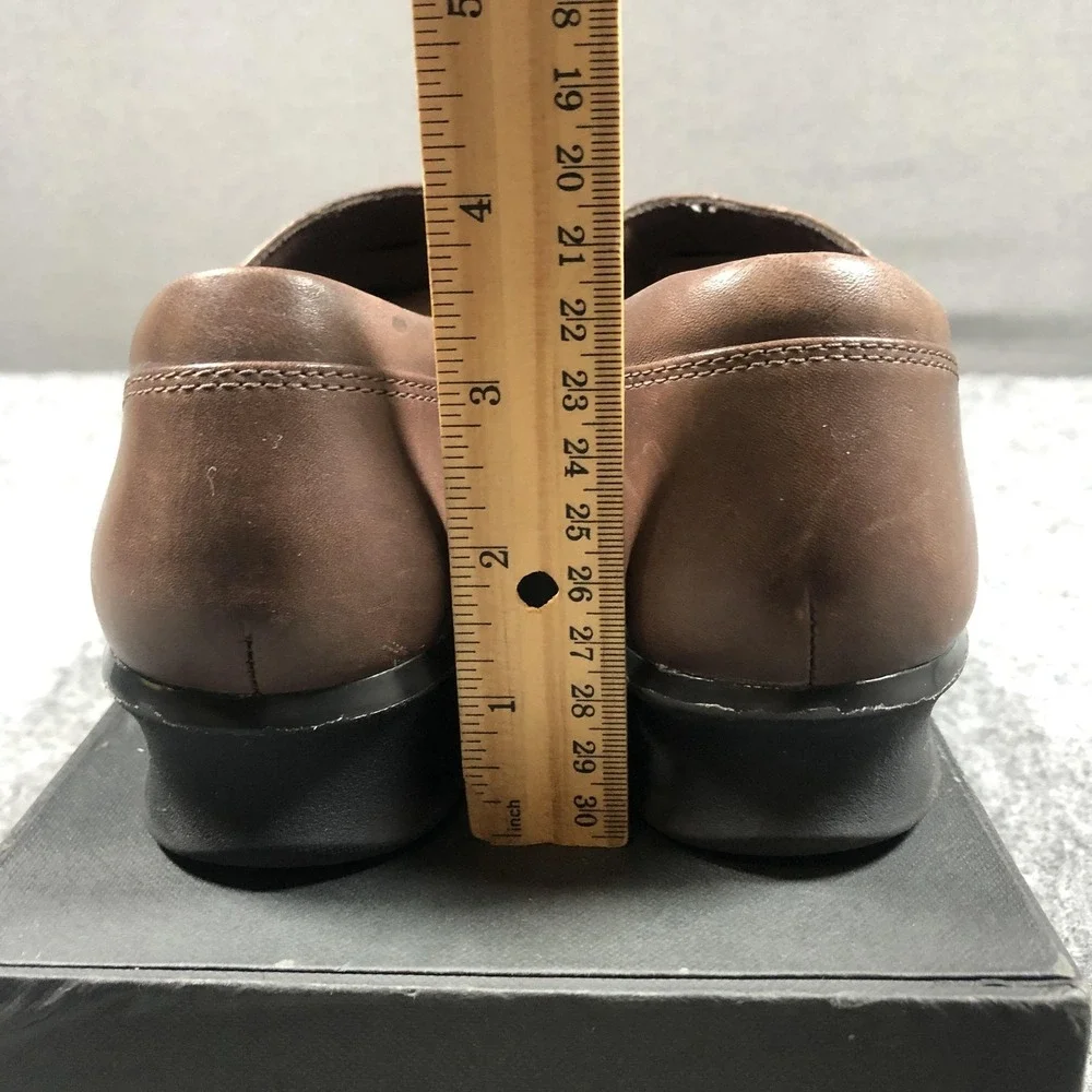 Clarks Collection Shoes Womens Size 7 Brown Leather Slip On Comfort Loafers